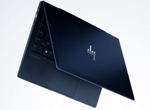 لپتاپ HP Elite Dragonfly باز از روبرو